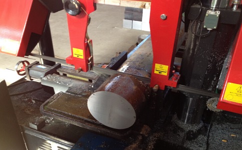 宁明卧式带锯床加工时出现明显振荡如何排查？